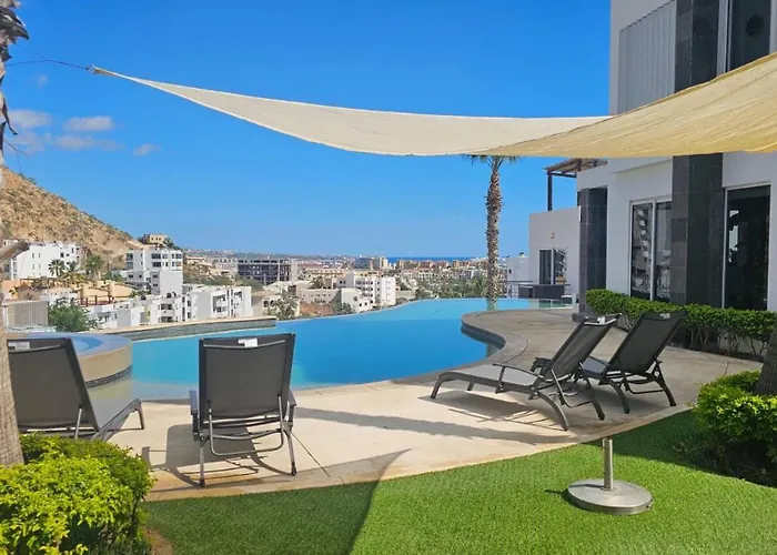 Сasa de vacaciones Cozy Cabo 2br, Shared Pool, Gated Community, 20 Walk To Cabo San Lucas