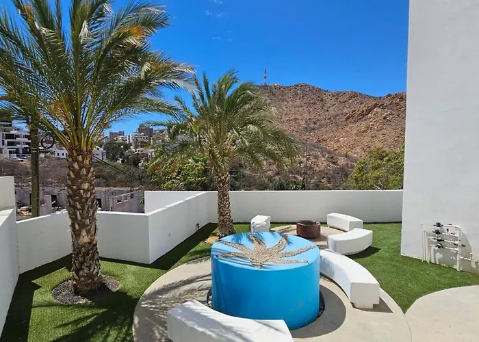 Cozy Cabo 2br, Shared Pool, Gated Community, 20 Walk To