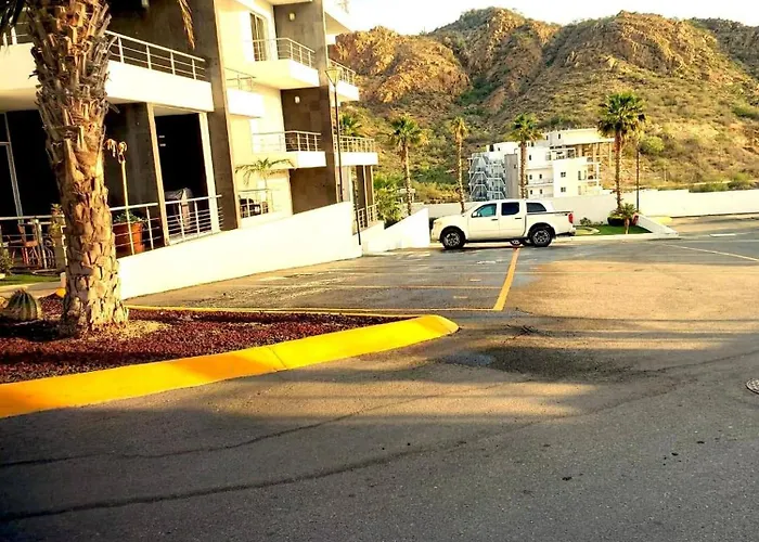 Сasa de vacaciones Cozy Cabo 2br, Shared Pool, Gated Community, 20 Walk To Cabo San Lucas