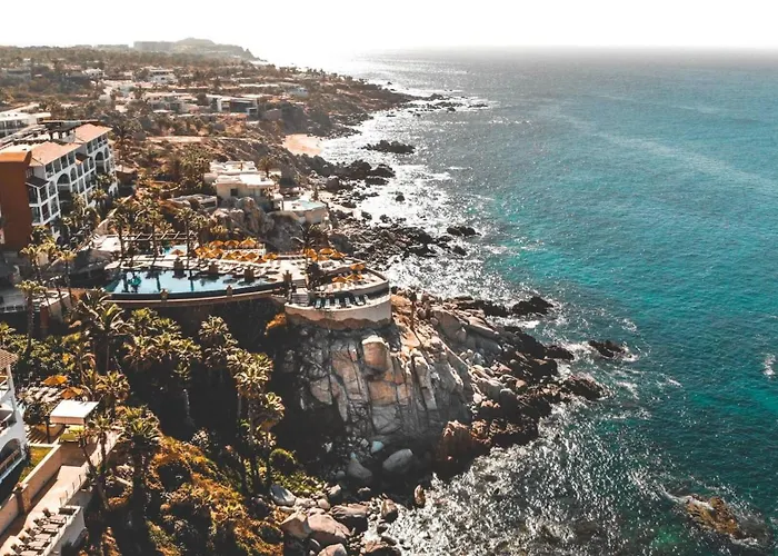 Cozy Cabo 2br, Shared Pool, Gated Community, 20 Walk To * Cabo San Lucas