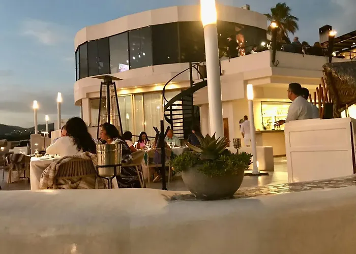 Cozy Cabo 2br, Shared Pool, Gated Community, 20 Walk To