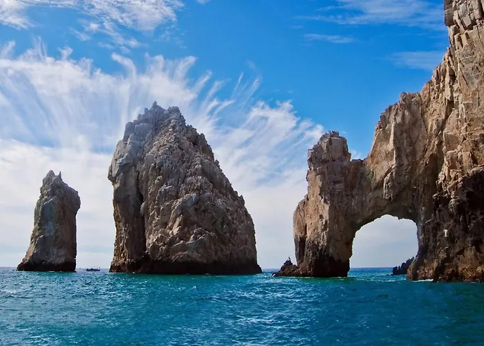 Cozy Cabo 2br, Shared Pool, Gated Community, 20 Walk To